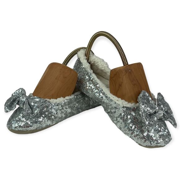 Target Silver Sequin White Tan Slip On Fleece Slippers Size S 5/6 - Picture 1 of 8